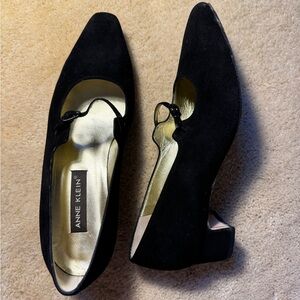 ANNE KLEIN SUEDE HEELS